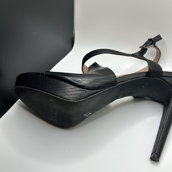 BCBGeneration Black High Heel Sandals heel 5 inch - Picture 5 of 12